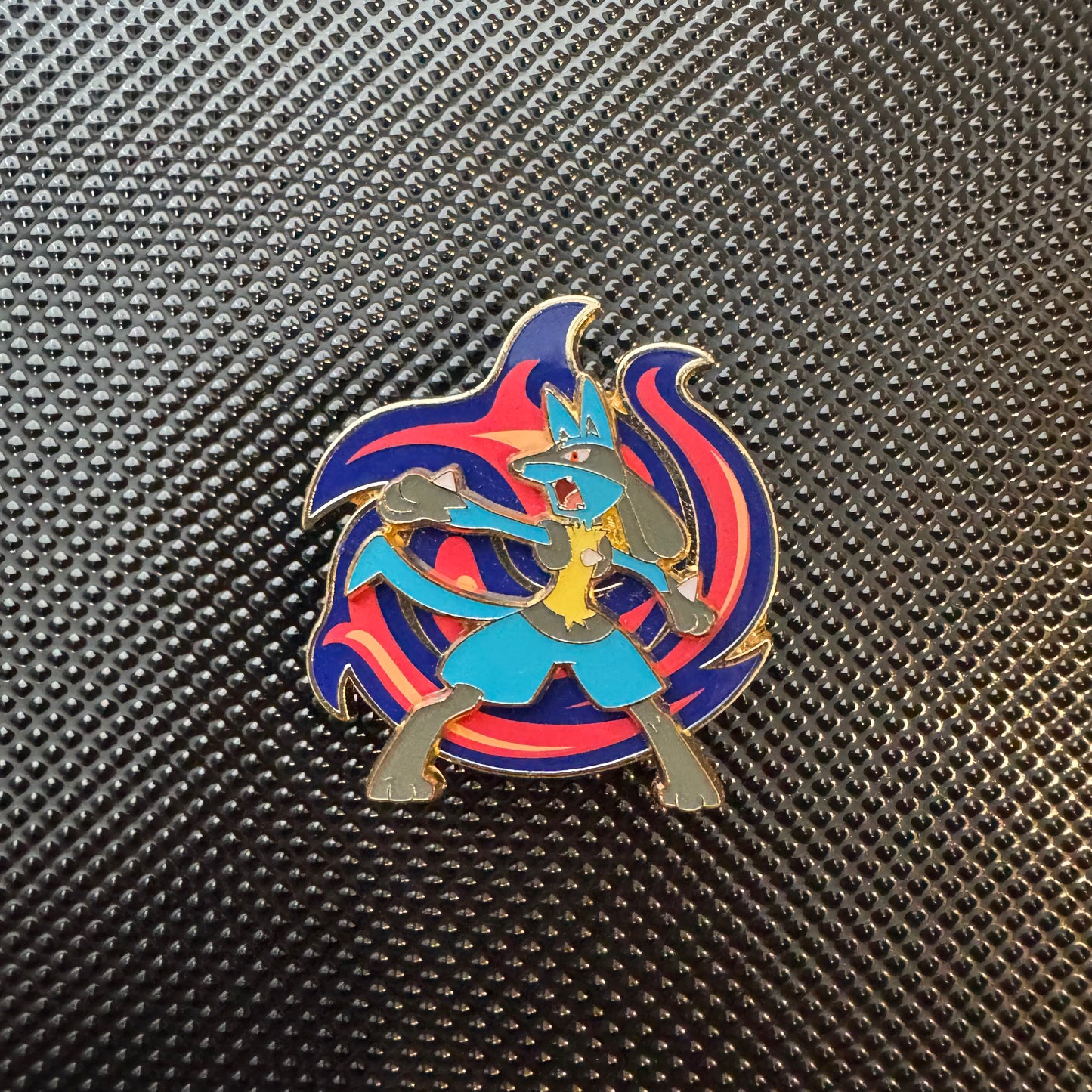 Lucario VSTAR Special Collection Pin